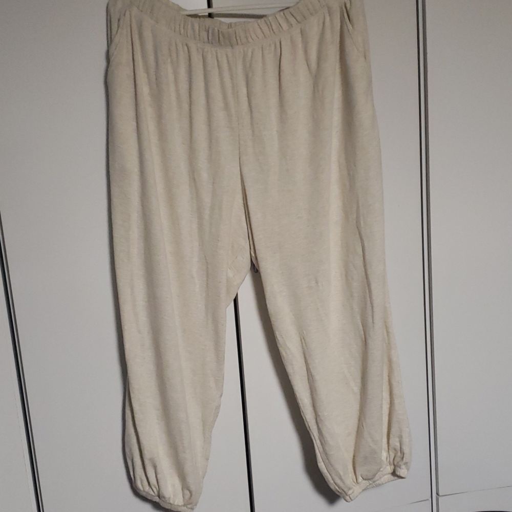AEO Boho style pants.with pockets never worn.